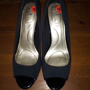 Bandolino open toe black leather wedge heel 9.5